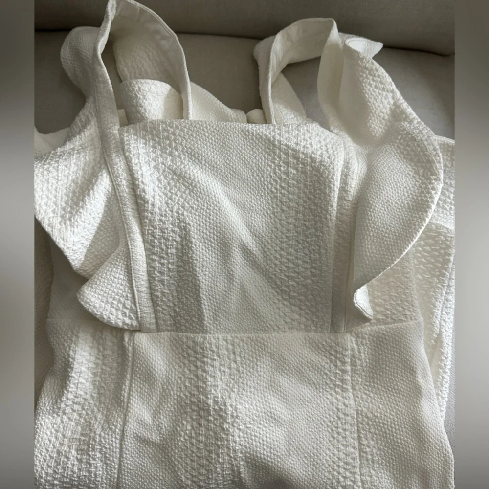 Bardot - Ashley Frill Dress in Ivory - Picture 2 of 4